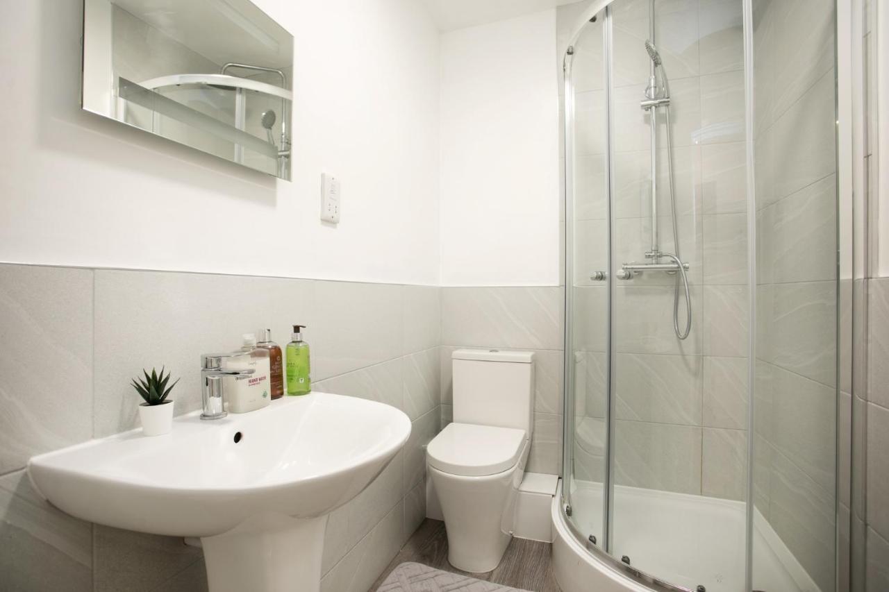 Spacious 2 Bedroom Apartments - 5 Mins From Qmc, Universities And City Centre! Nottingham Eksteriør bilde
