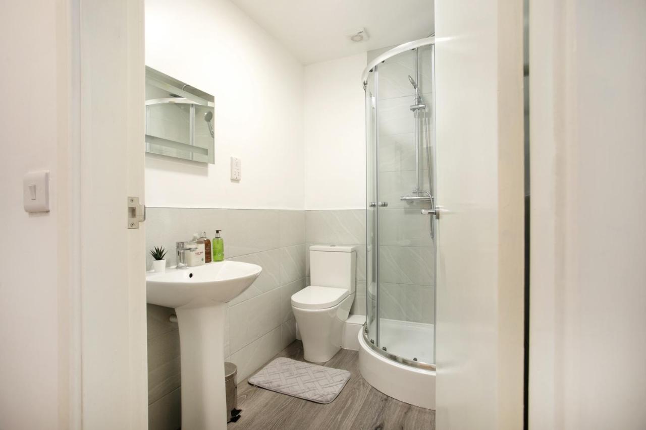 Spacious 2 Bedroom Apartments - 5 Mins From Qmc, Universities And City Centre! Nottingham Eksteriør bilde